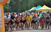 Zawodnicy startujący do biegów na 10 km